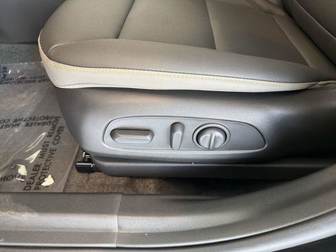 New 2026 Chevrolet Trax ACTIV w/ Sunroof Package FWD image 21