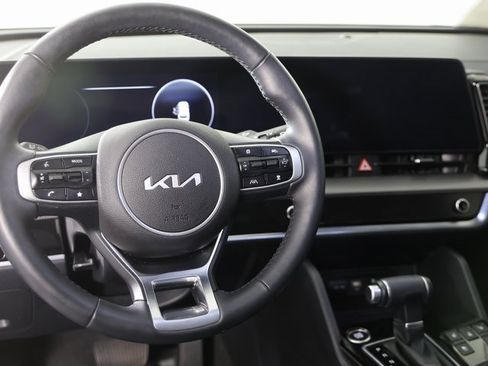 Certified 2025 Kia Sportage SX image 4