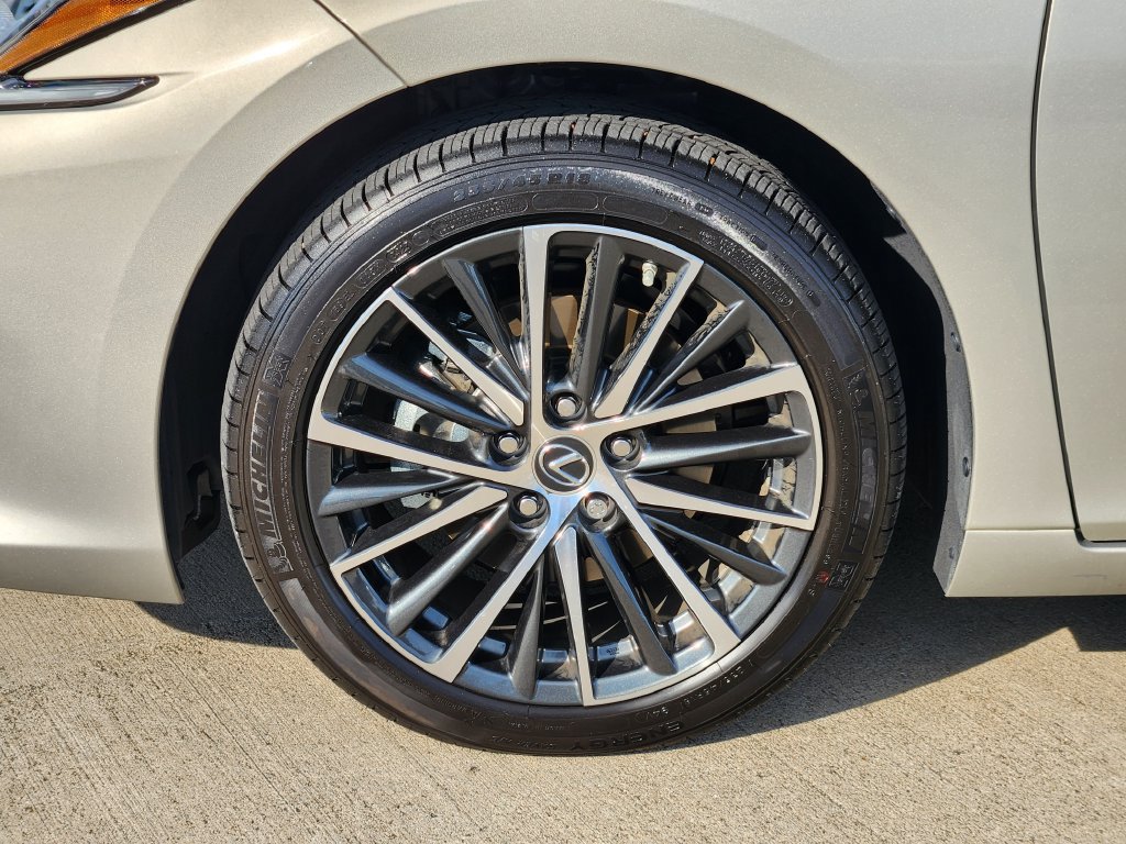 Certified 2024 Lexus ES 350 w/ Premium Package FWD image 10