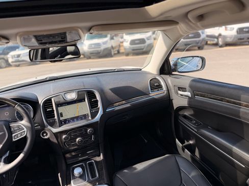 Used 2017 Chrysler 300 C w/ Safetytec Plus Group image 23
