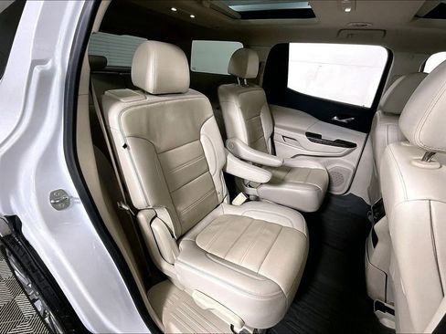 Used 2021 GMC Acadia Denali w/ Denali Technology Package image 27