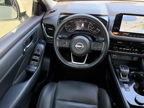 Used 2022 Nissan Rogue SL AWD/4WD image 14