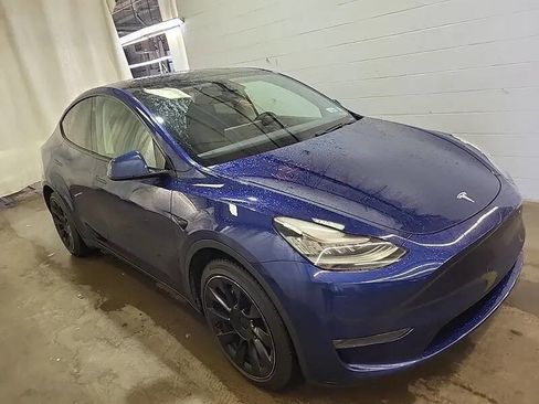 Used 2021 Tesla Model Y Long Range AWD/4WD image 3