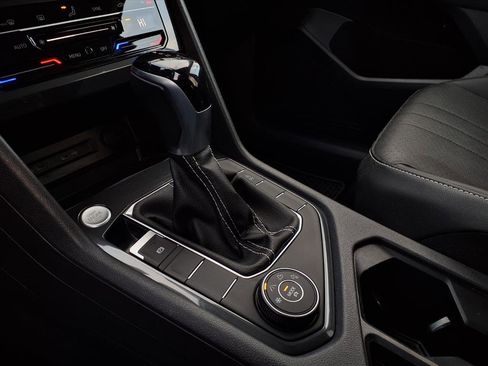 Used 2022 Volkswagen Tiguan SE image 20