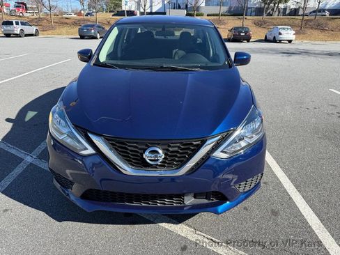 Used 2019 Nissan Sentra SV image 2