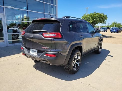 Used 2015 Jeep Cherokee Trailhawk w/ Comfort/Convenience Group AWD/4WD image 5