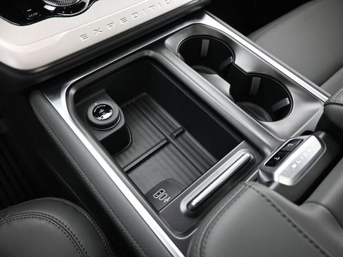 New 2026 Ford Expedition Active image 18