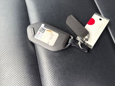 Used 2024 Kia Telluride LX image 33