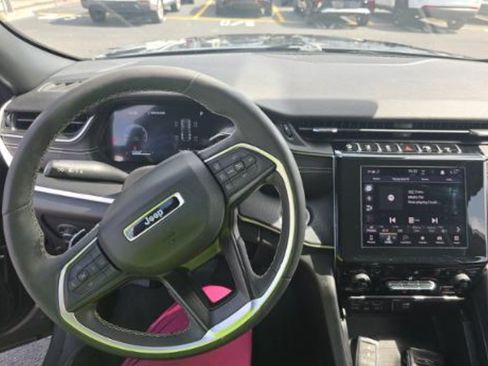 Used 2023 Jeep Grand Cherokee Altitude RWD image 15
