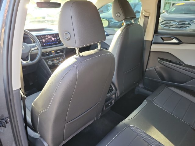Certified 2024 Volkswagen Taos SE w/ Panoramic Sunroof Package FWD image 9