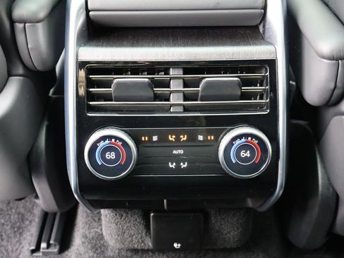 Certified 2025 Land Rover Range Rover SE AWD/4WD image 26