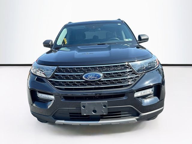 Used 2023 Ford Explorer XLT w/ Equipment Group 202A AWD/4WD image 3