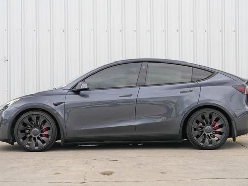 Used 2022 Tesla Model Y Performance image 9