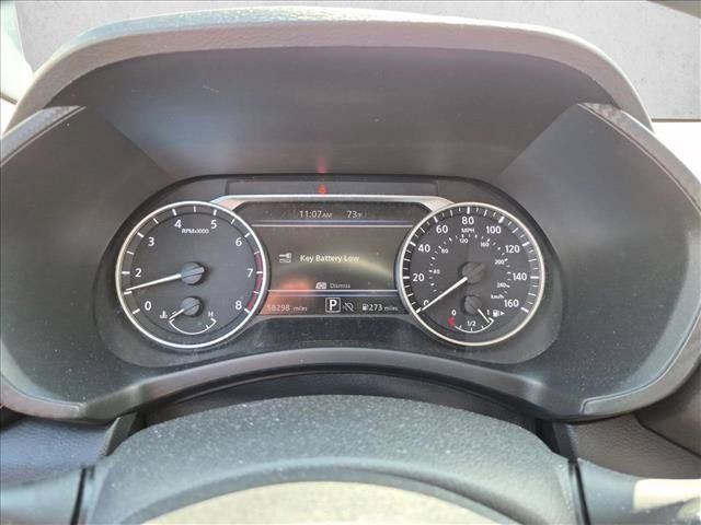 Used 2024 Nissan Sentra SV FWD image 9