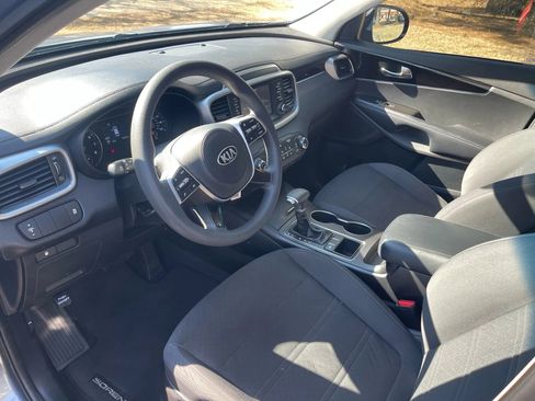 Used 2020 Kia Sorento L FWD image 11