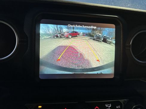 Used 2021 Jeep Wrangler Unlimited Sahara image 17