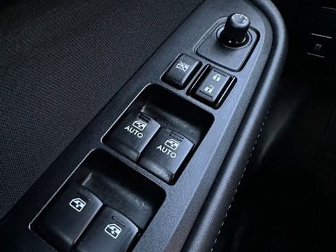 Used 2016 Subaru Outback 2.5i Premium image 14