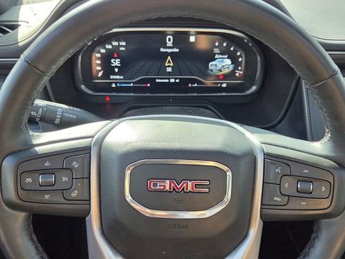 Used 2023 GMC Yukon SLT w/ SLT Premium Package image 21