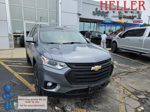Used 2021 Chevrolet Traverse LT FWD image 1
