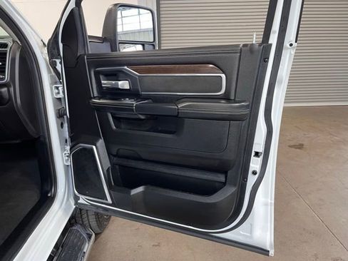 Used 2024 RAM 2500 Laramie image 12