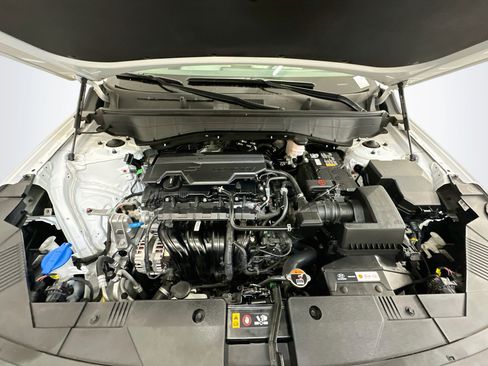 Used 2025 Hyundai Kona SEL AWD/4WD image 34