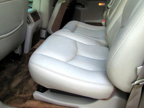 Used 2003 Cadillac Escalade EXT image 6