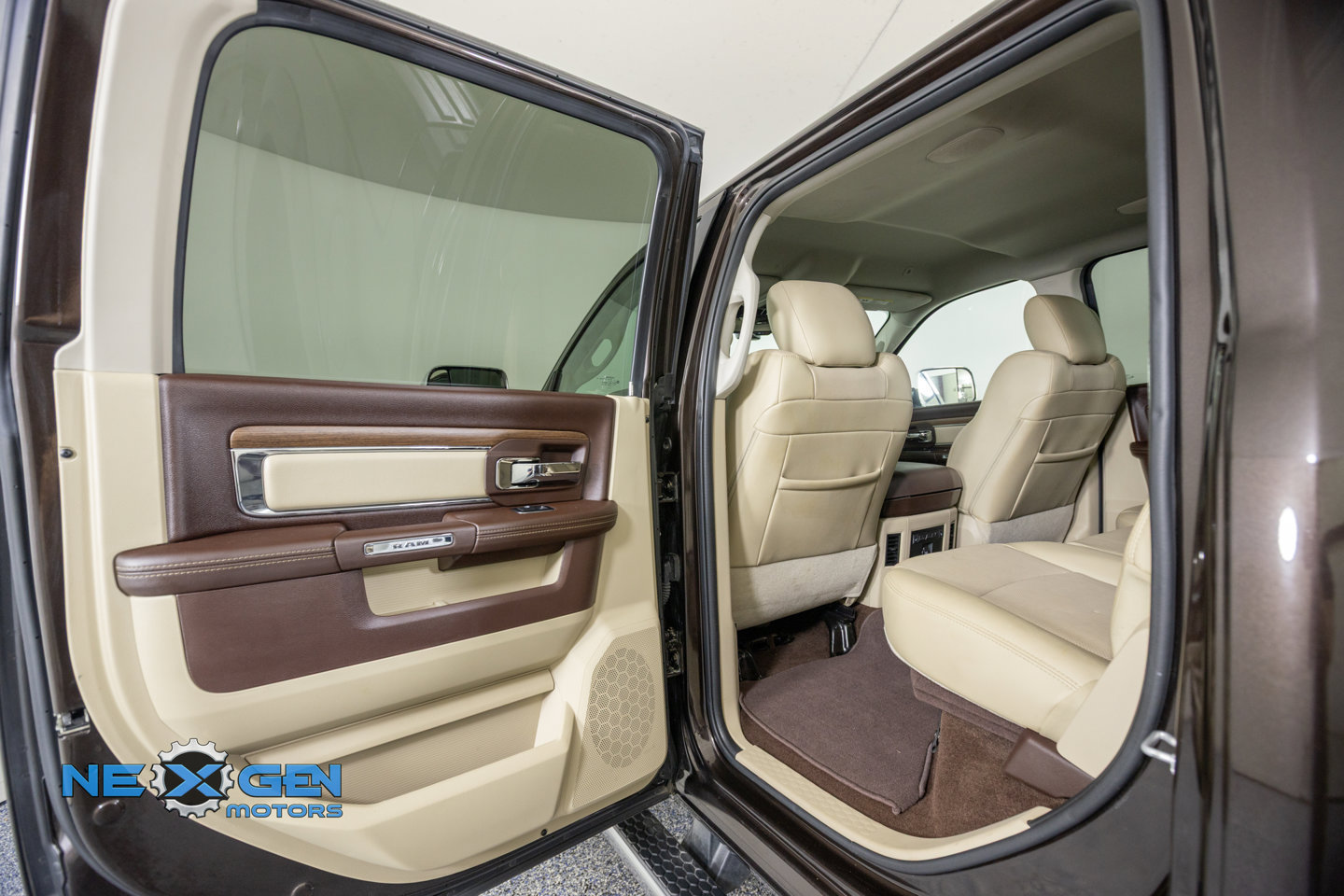 Used 2017 RAM 2500 Laramie w/ Convenience Group AWD/4WD image 27