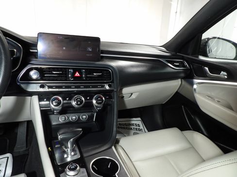 Used 2023 Genesis G70 2.0T AWD/4WD image 15