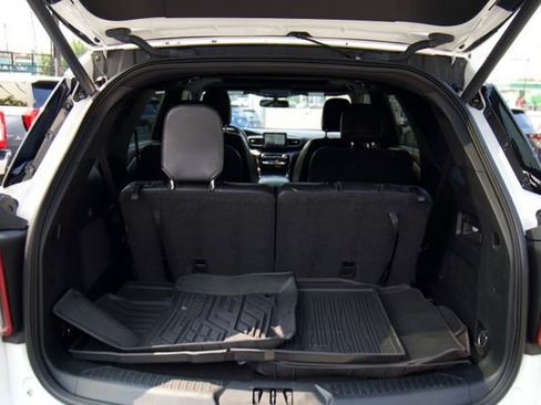 Certified 2022 Ford Explorer ST-Line AWD/4WD image 33