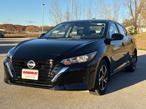 New 2025 Nissan Sentra SV image 2
