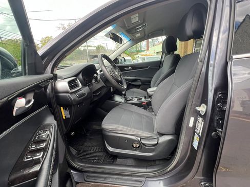 Used 2016 Kia Sorento LX image 25
