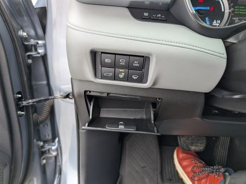 Used 2021 Toyota Highlander Limited image 10