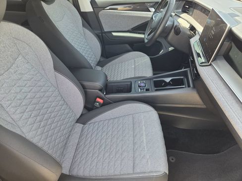 Used 2025 Volkswagen Tiguan S FWD image 12