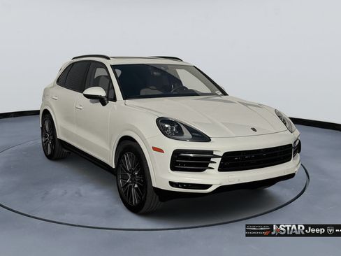 Used 2023 Porsche Cayenne Platinum Edition AWD/4WD image 3