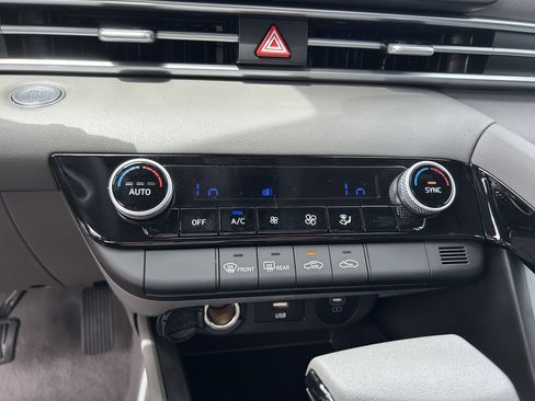 New 2026 Hyundai Elantra Hybrid FWD image 26