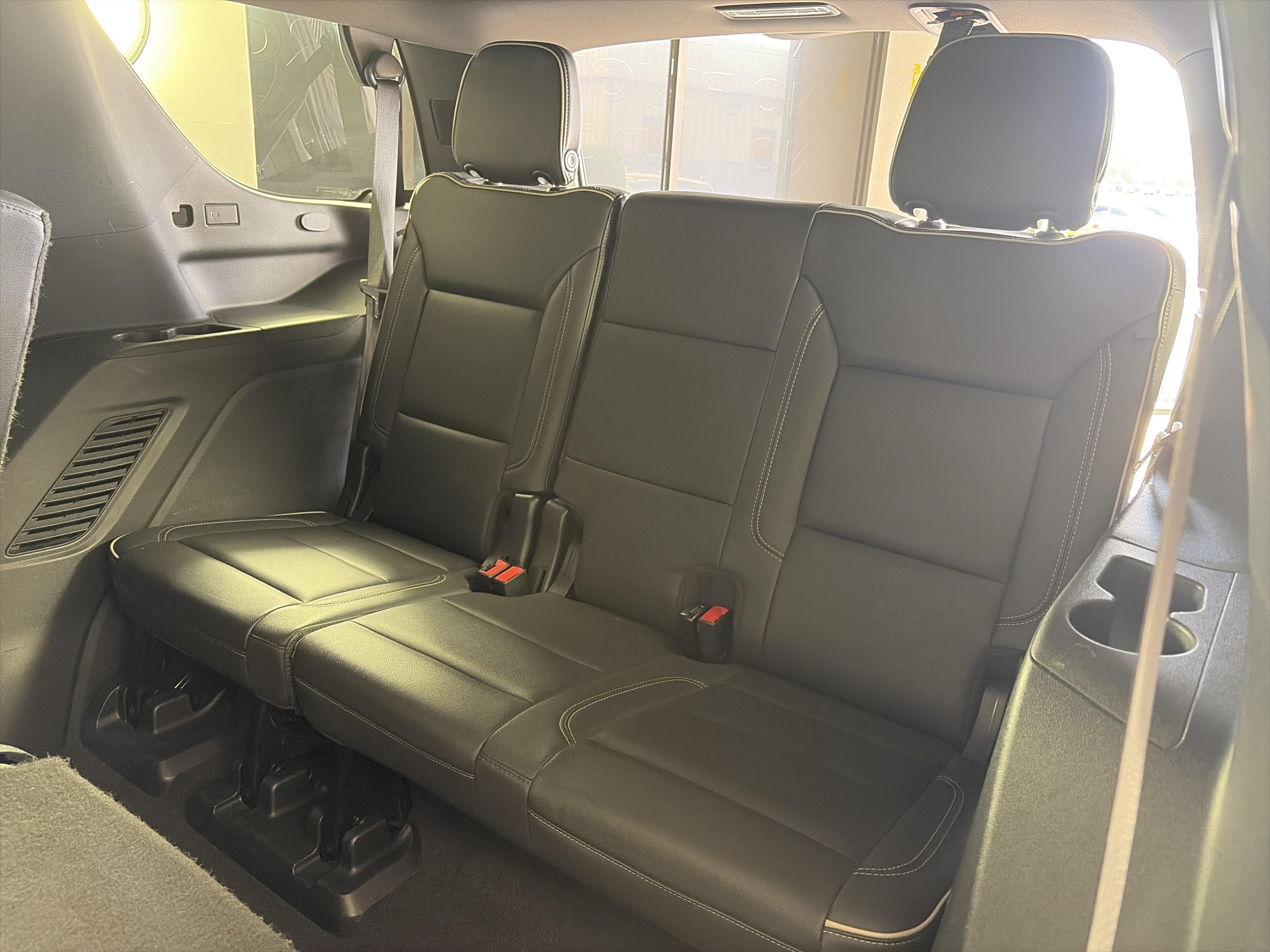 Used 2022 GMC Yukon SLT AWD/4WD image 8