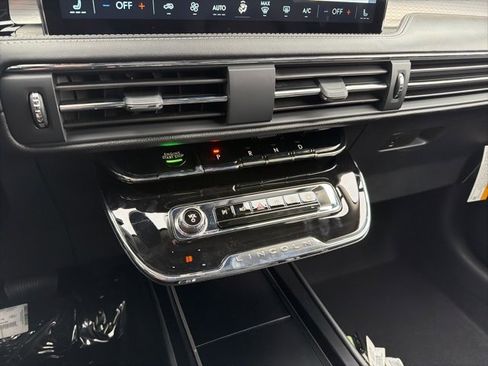 New 2026 Lincoln Corsair Premiere image 13