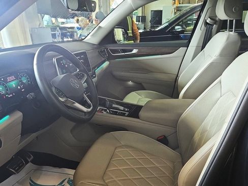 Used 2025 Volkswagen Atlas SEL Premium R-Line AWD/4WD image 7