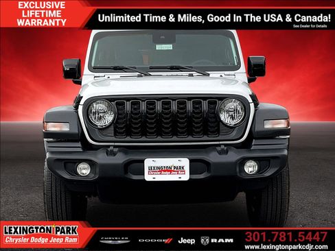 Used 2025 Jeep Wrangler Unlimited Sport AWD/4WD image 2