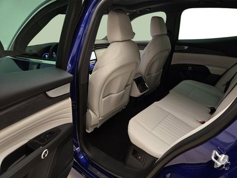 Used 2024 Maserati Grecale GT image 9