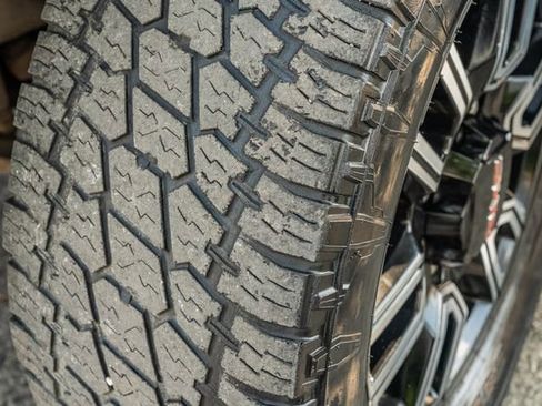 Used 2021 GMC Sierra 2500 AT4 w/ AT4 Premium Plus Package image 16