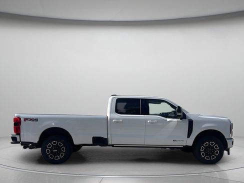 New 2026 Ford F250 Platinum w/ FX4 Off-Road Package image 2