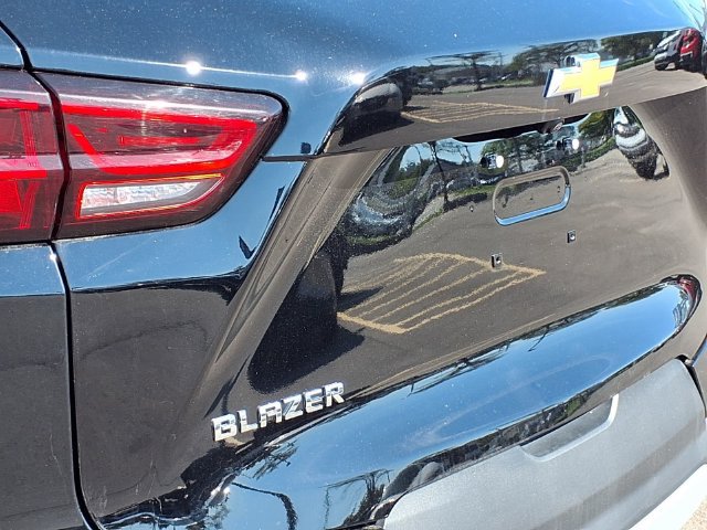 Used 2025 Chevrolet Blazer LT FWD image 22