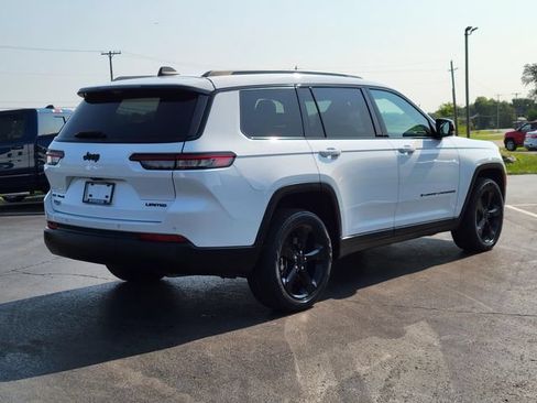 Used 2023 Jeep Grand Cherokee L Limited w/ Luxury Tech Group II AWD/4WD image 3