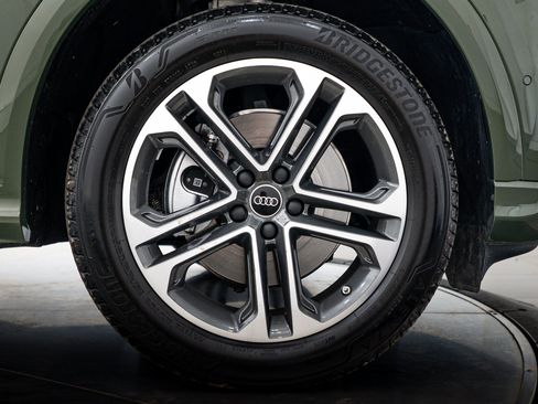 Used 2025 Audi Q5 Premium Plus w/ Premium Plus AWD/4WD image 23