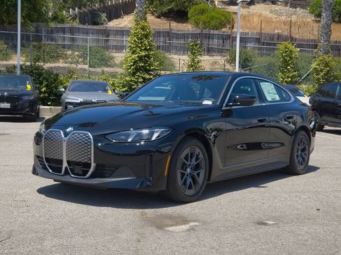 New 2026 BMW i4 eDrive40 w/ Parking Assistance Package RWD image 2