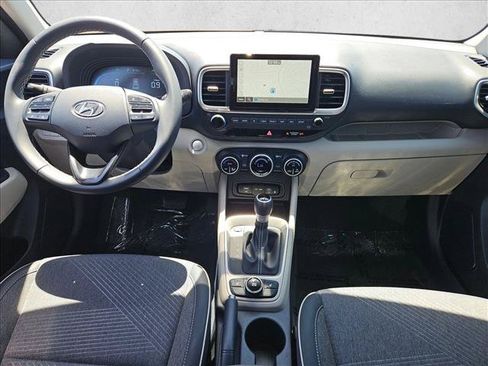 Used 2025 Hyundai Venue Limited FWD image 19