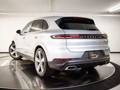 New 2026 Porsche Cayenne E-Hybrid AWD/4WD image 3
