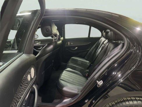 Used 2021 Mercedes-Benz E 350 4MATIC Sedan image 29