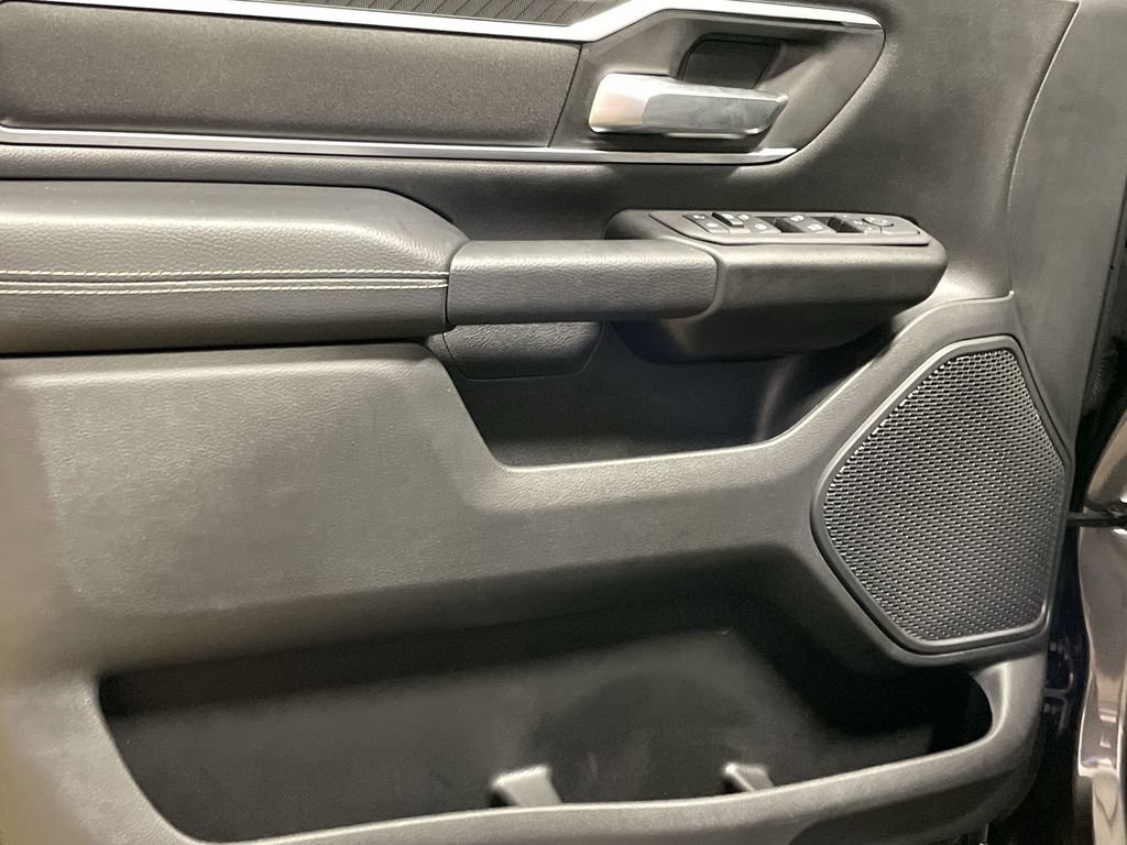 Used 2025 RAM 1500 Big Horn AWD/4WD image 12